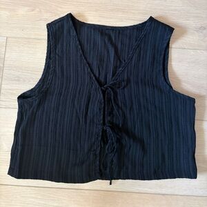 Women’s Black Sleeveless Tie-Front Top